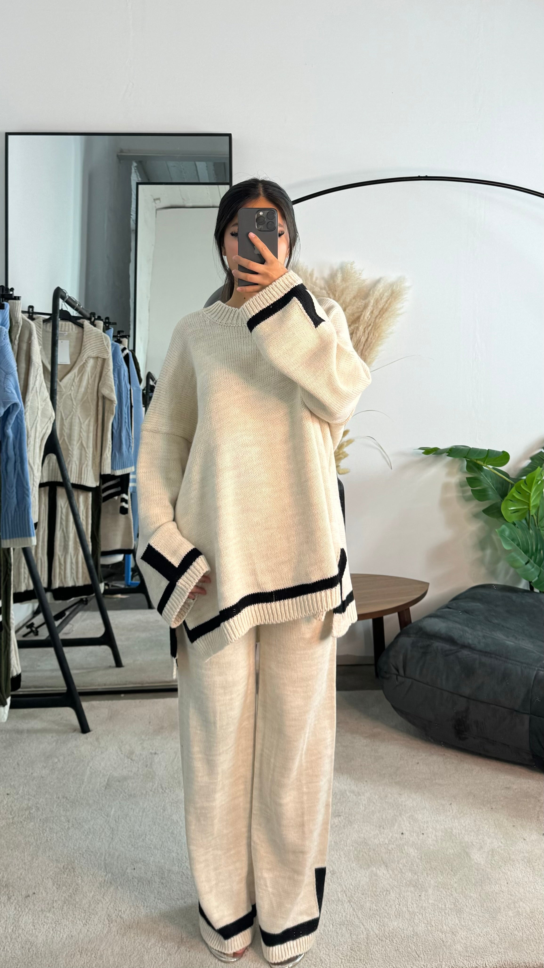 Naelle™ | Luksuzni Lounge Set s Kontrastnim Uvlačenjem