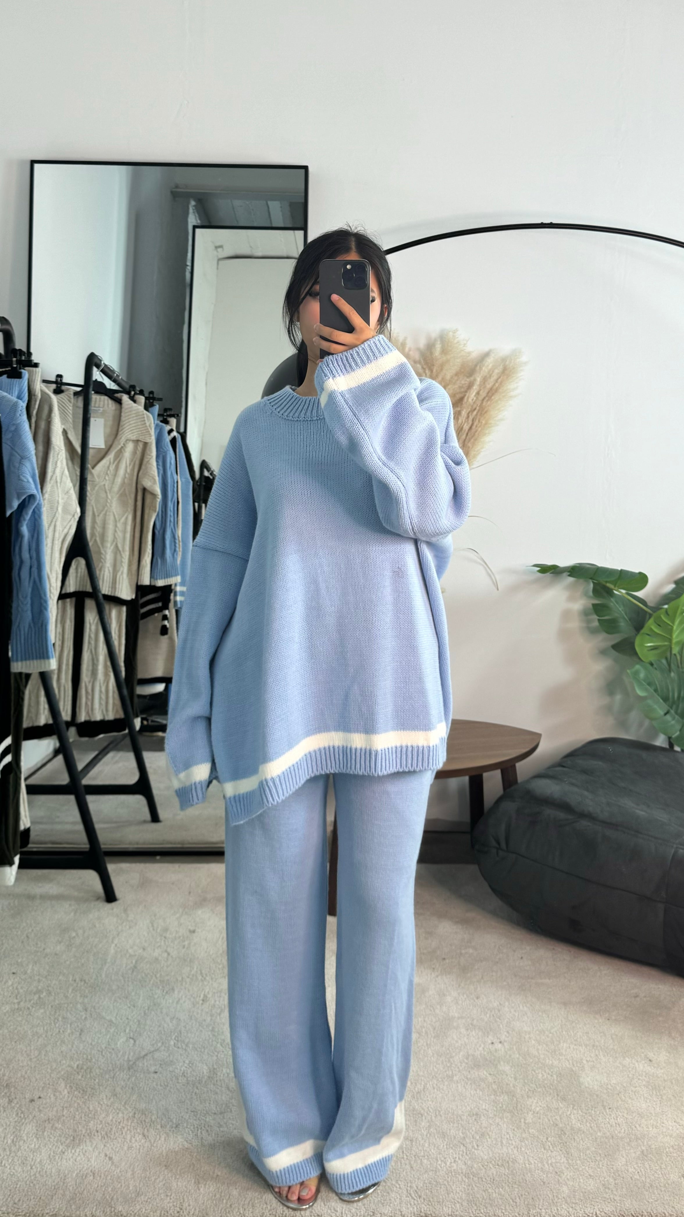 Naelle™ | Luksuzni Lounge Set s Kontrastnim Uvlačenjem