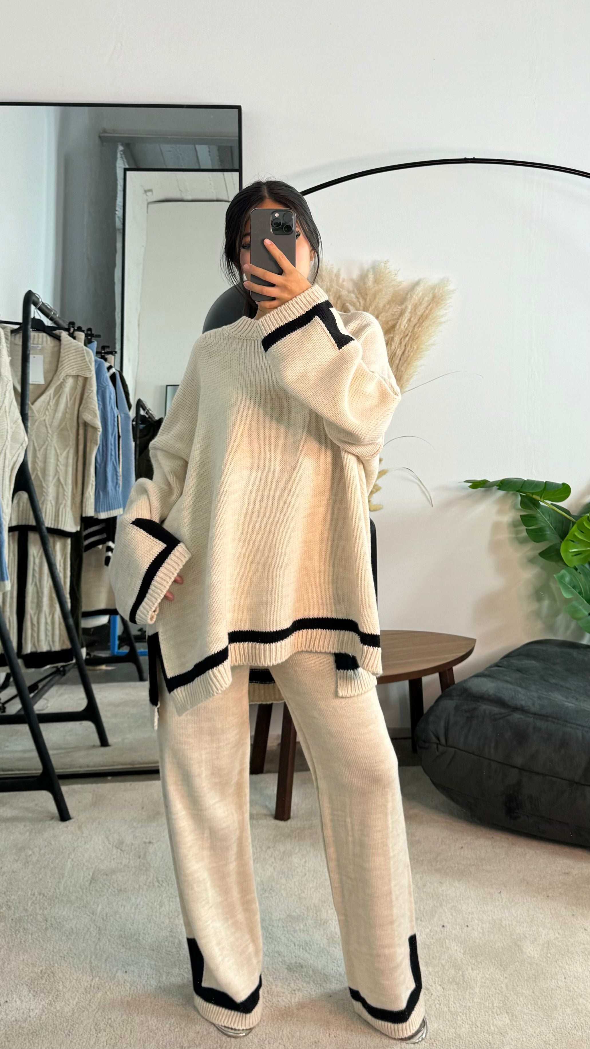 Naelle™ | Luksuzni Lounge Set s Kontrastnim Uvlačenjem