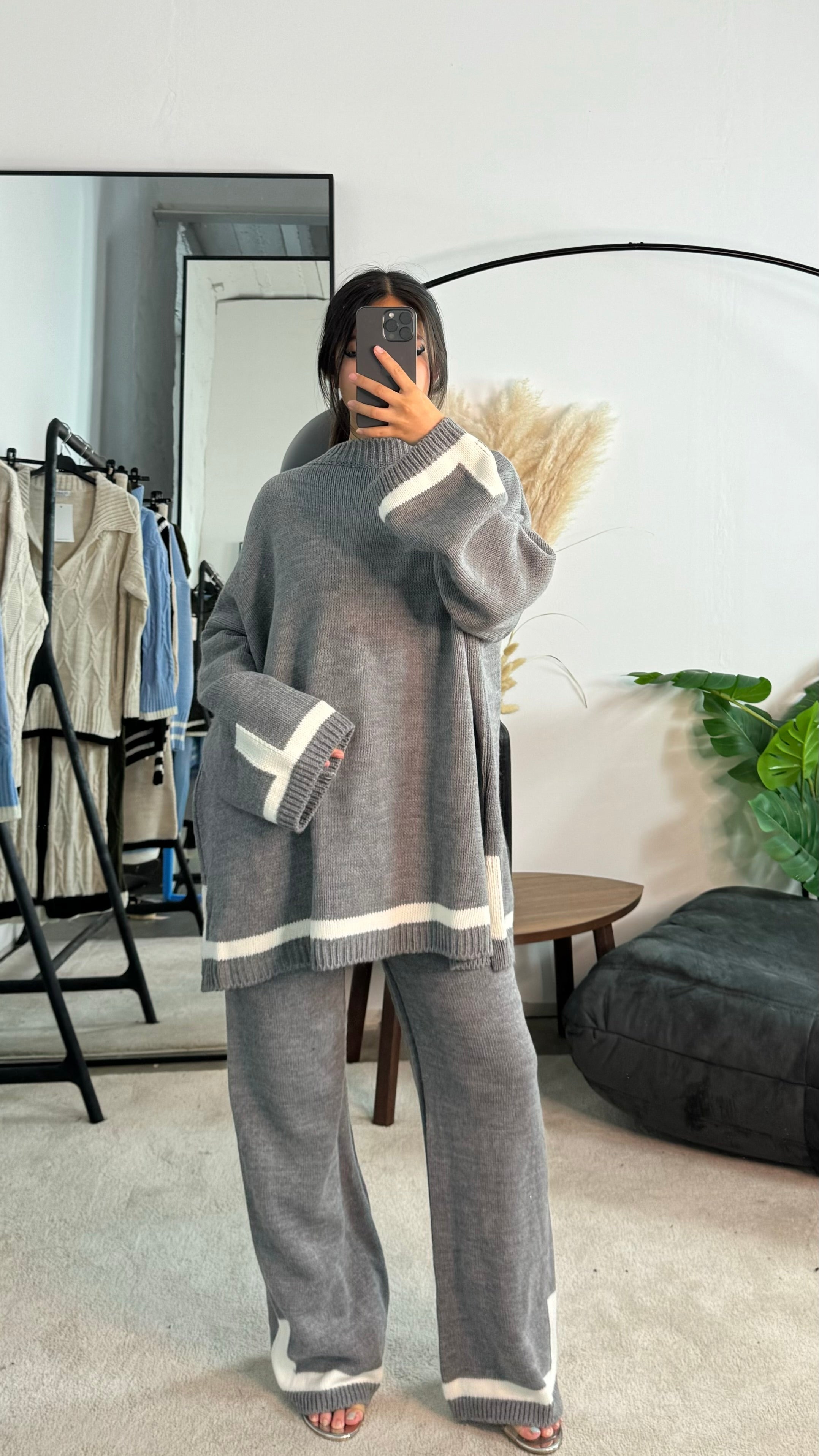Naelle™ | Luksuzni Lounge Set s Kontrastnim Uvlačenjem