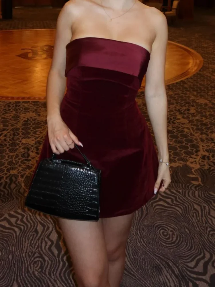 Scarlett™ | Luksuzna bordo mini haljina s otvorenim leđima